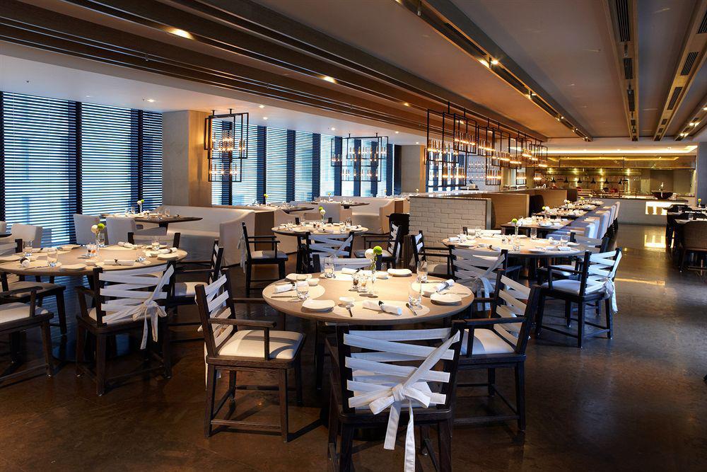 Humble House Taipei, Curio Collection By Hilton Hotel Exterior foto Interior of the restaurant