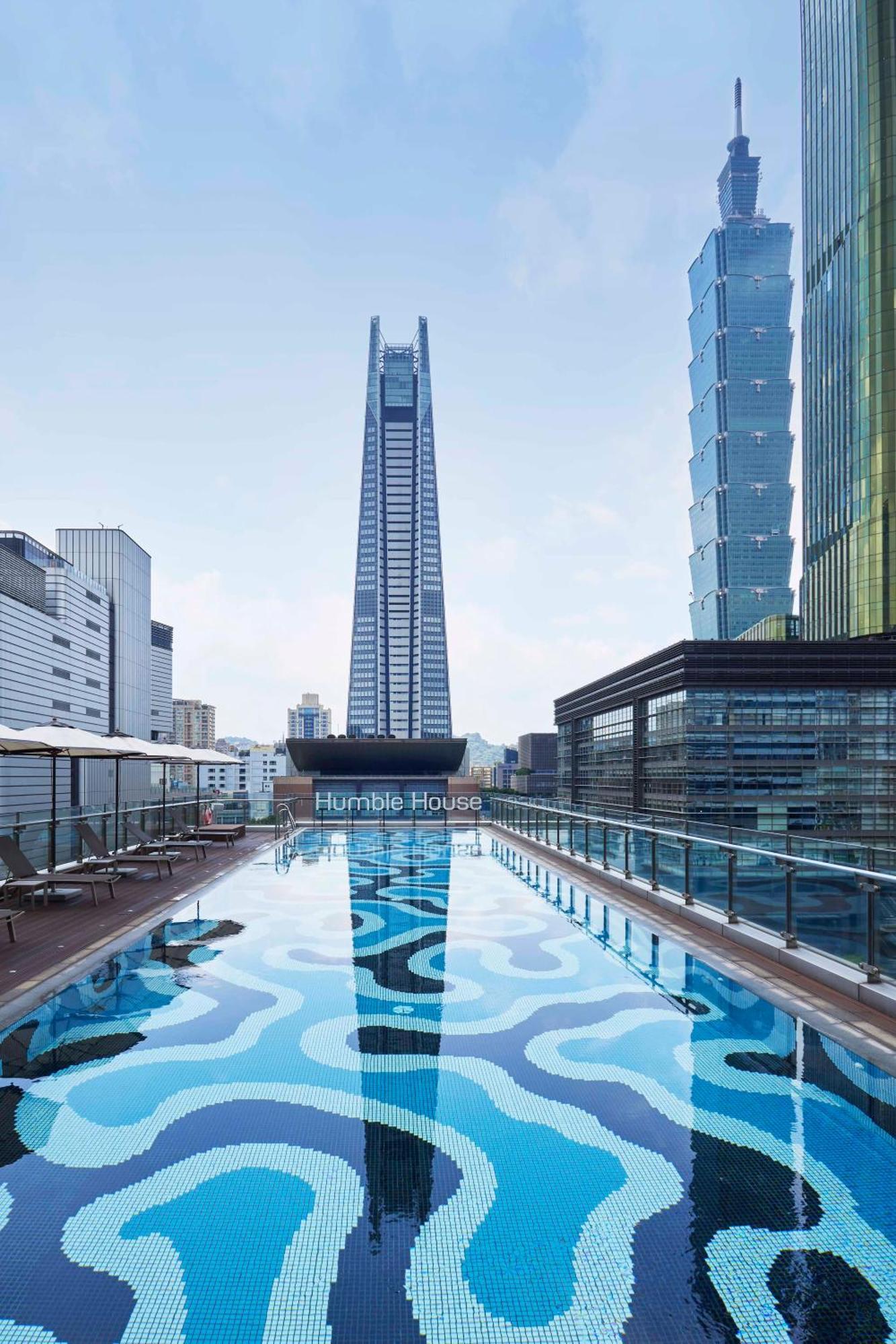 Humble House Taipei, Curio Collection By Hilton Hotel Exterior foto The swimming pool at the hotel