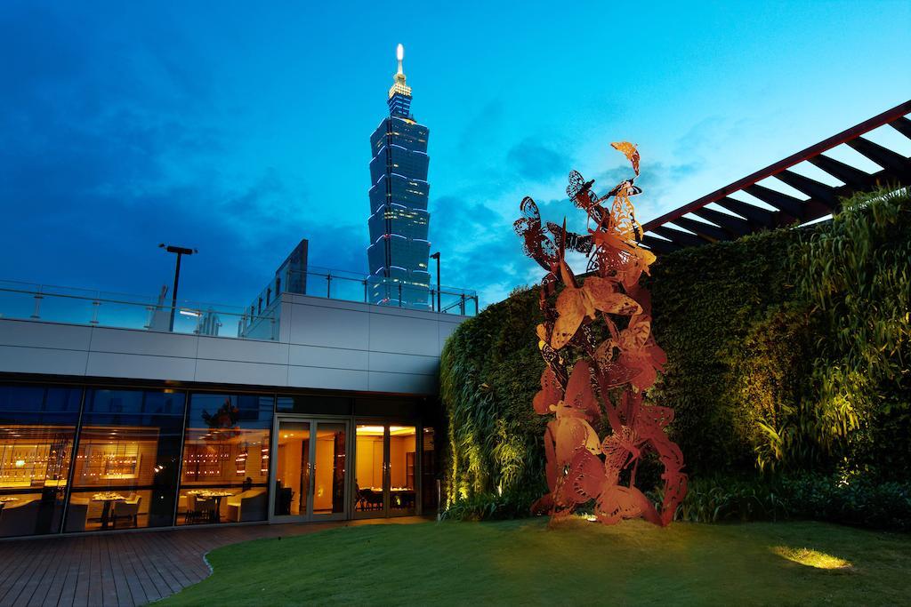 Humble House Taipei, Curio Collection By Hilton Hotel Exterior foto The rooftop garden of the hotel